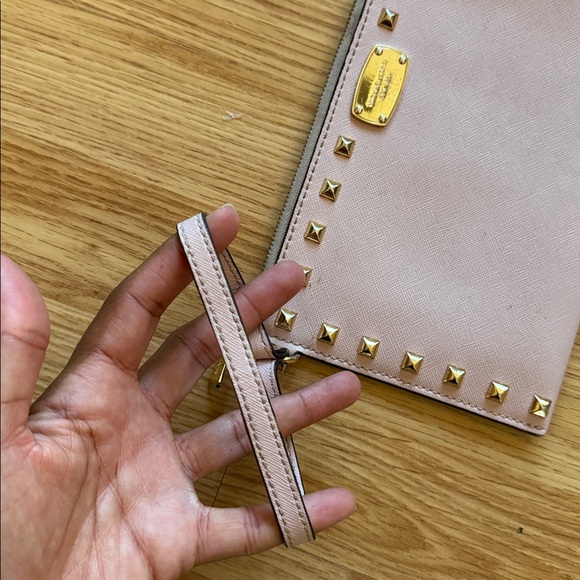 Michael Kors Studded Wristlet Clutch ✨ - Picture 7 of 10